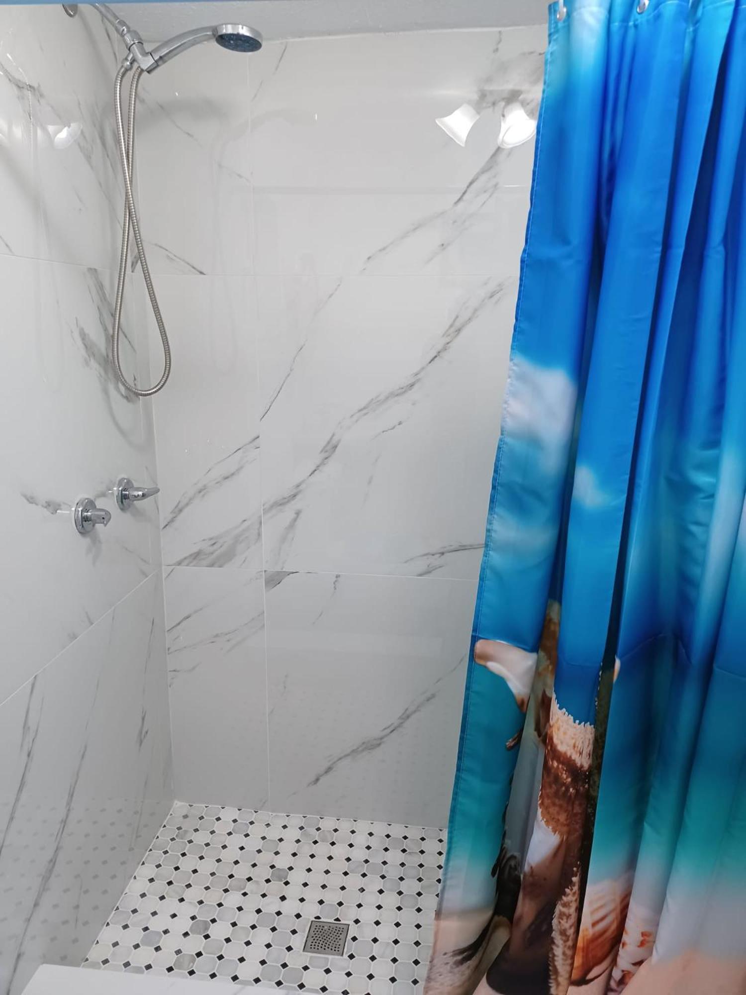 B5 Best Value On Private Bedroom With Private Bathroom In Little Havana, ไมอามี ภายนอก รูปภาพ